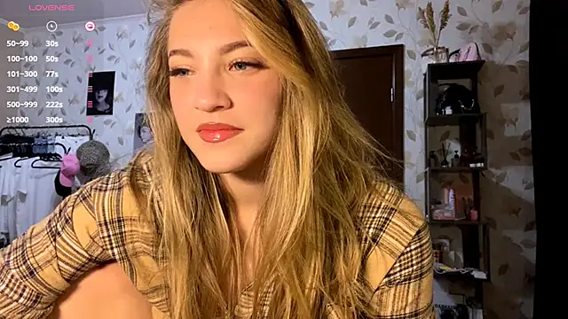 OrethaEredia online show from 11-11-25, 04:18