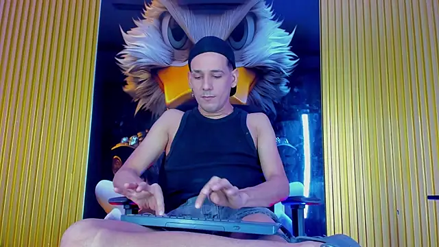 Snapshot of noah_deluxe chatting on 10-30-25, 03:35 noah deluxe online show from 10-30-25, 03:35