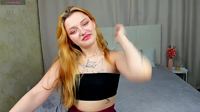 Snapshot of AnnaXPeach chatting on 11-06-25, 12:33 AnnaXPeach online show from 11-06-25, 12:33