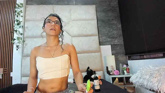 Liia Leens online show from 02-26-26, 05:56