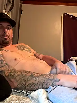 Snapshot of RobsBigD chatting on 11-18-25, 06:01 RobsBigD online show from 11-18-25, 06:01