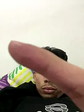 Snapshot of starboy2812 chatting on 11-25-25, 02:22 starboy2812 online show from 11-25-25, 02:22