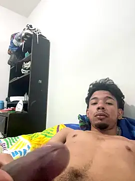 Snapshot of starboy2812 chatting on 12-17-25, 01:17 starboy2812 online show from 12-17-25, 01:17