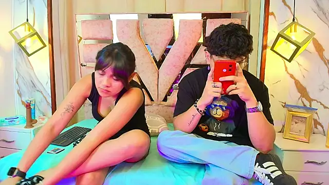 Snapshot of Zoe_And_Dylan_ chatting on 11-28-25, 01:03 Zoe And Dylan online show from 11-28-25, 01:03