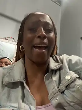 MadameMuse online show from 04-30-26, 04:35