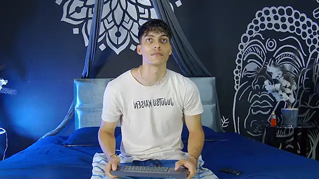 AlessioVitale online show from 12-16-25, 11:59