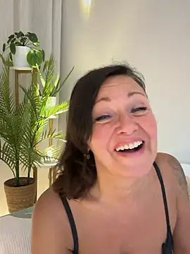 HotLdyllic online show from 07-28-26, 08:52
