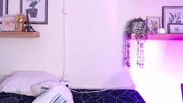 Madisonkay online show from 04-24-26, 07:05