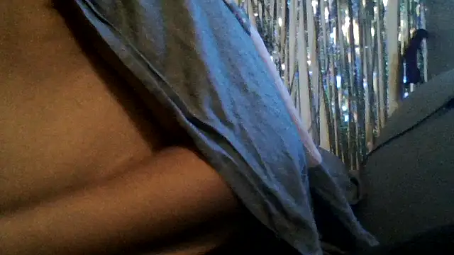 Snapshot of Juicyapplecandy chatting on 11-11-25, 01:44 Juicyapplecandy online show from 11-11-25, 01:44