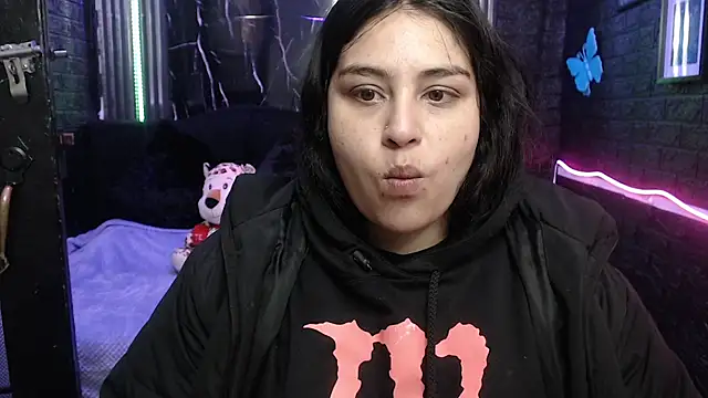 Snapshot of lehia_285 chatting on 05-06-26, 01:05 lehia 285 online show from 05-06-26, 01:05