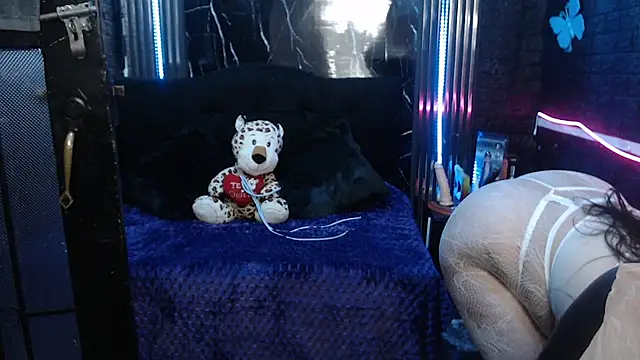 Snapshot of lehia_285 chatting on 06-09-26, 01:12 lehia 285 online show from 06-09-26, 01:12
