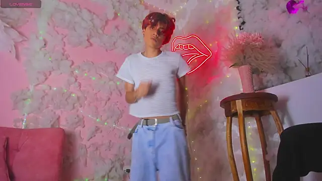 Leo Glow online show from 01-05-26, 05:38