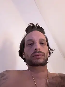 Snapshot of Zaskeee chatting on 11-01-25, 02:24 Zaskeee online show from 11-01-25, 02:24