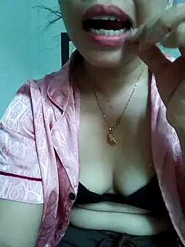 Snapshot of kitti-krush chatting on 11-04-25, 07:40 kitti-krush online show from 11-04-25, 07:40