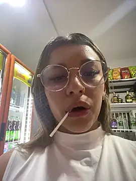 liahot69 online show from 04-28-26, 03:33