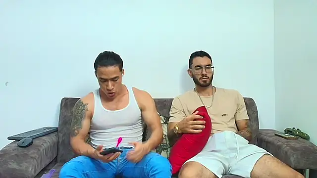 Snapshot of thebadboys05 chatting on 05-24-26, 01:21 thebadboys05 online show from 05-24-26, 01:21
