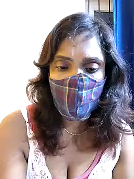 Queen-dhivya online show from 12-22-25, 05:10