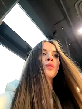 Snapshot of KristiRich chatting on 11-06-25, 07:42 KristiRich online show from 11-06-25, 07:42