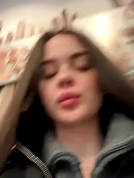 Snapshot of KristiRich chatting on 11-16-25, 07:47 KristiRich online show from 11-16-25, 07:47