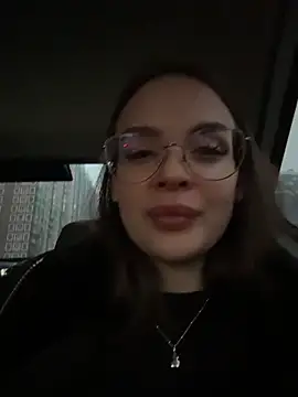 Snapshot of KristiRich chatting on 12-05-25, 10:24 KristiRich online show from 12-05-25, 10:24