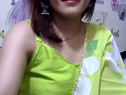 maira 33 online show from 04-26-26, 11:30