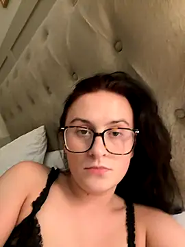 EmLovesxx online show from 11-08-25, 12:22