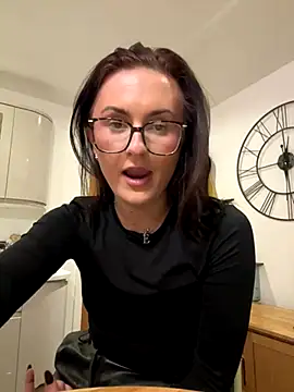 EmLovesxx online show from 11-21-25, 12:32