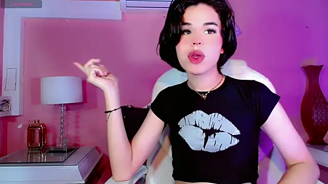 Snapshot of ClaudiaSophia chatting on 11-09-25, 11:30 ClaudiaSophia online show from 11-09-25, 11:30