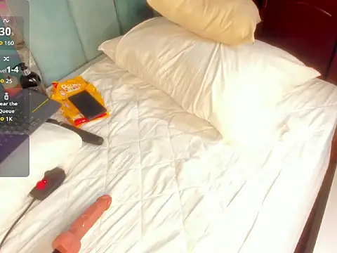 Chaarlotte 09 online show from 12-16-25, 11:48