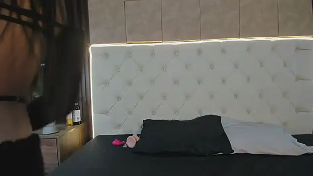 Snapshot of Camiila_rosse chatting on 11-08-25, 07:34 Camiila rosse online show from 11-08-25, 07:34