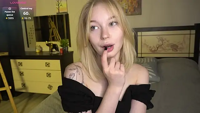 ShanelTunon online show from 11-09-25, 07:23