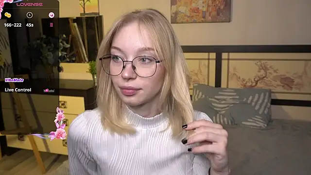 ShanelTunon online show from 11-20-25, 09:14