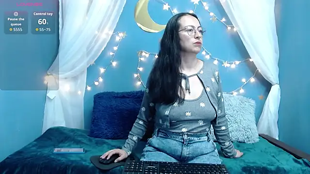 Lauryn Jones online show from 01-09-26, 04:43