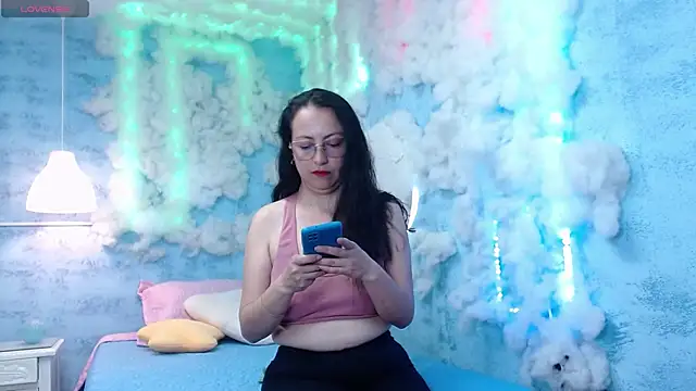 Lauryn Jones online show from 02-05-26, 07:51