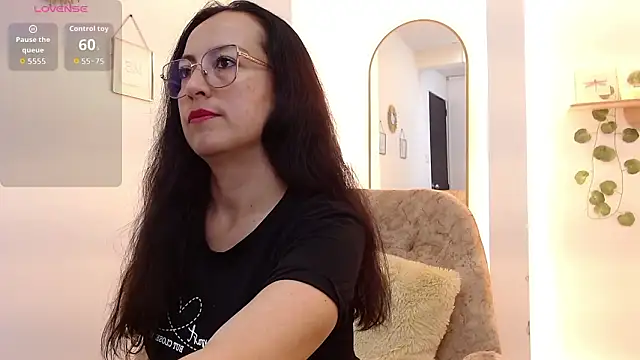 Lauryn Jones online show from 02-11-26, 07:08