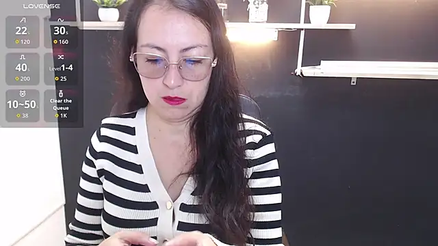 Lauryn Jones online show from 04-17-26, 06:22