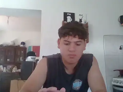 Snapshot of Myboy0020 chatting on 12-17-25, 12:55 Myboy0020 online show from 12-17-25, 12:55