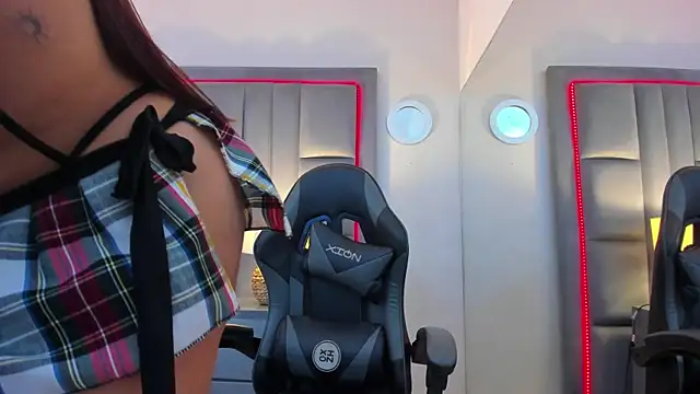 Snapshot of BriannaRivera chatting on 11-24-25, 12:16 BriannaRivera online show from 11-24-25, 12:16