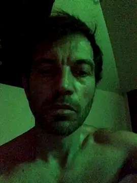 Snapshot of onlyfuncouple chatting on 10-31-25, 11:28 onlyfuncouple online show from 10-31-25, 11:28