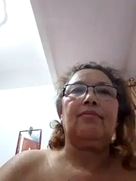 Snapshot of Cessi50 chatting on 05-10-26, 05:01 Cessi50 online show from 05-10-26, 05:01
