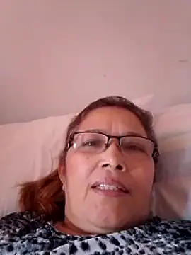 Snapshot of Cessi50 chatting on 05-19-26, 10:27 Cessi50 online show from 05-19-26, 10:27