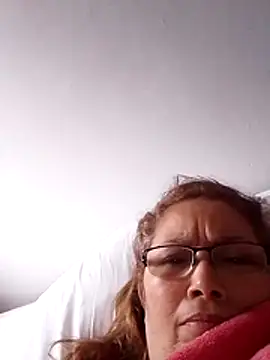 Snapshot of Cessi50 chatting on 06-10-26, 11:53 Cessi50 online show from 06-10-26, 11:53