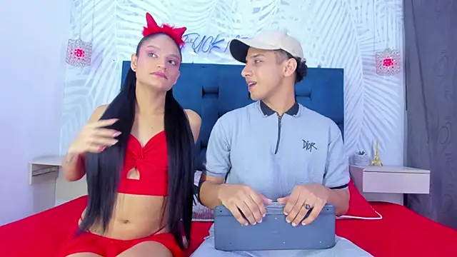 Snapshot of Dual-Desire chatting on 11-01-25, 06:15 Dual-Desire online show from 11-01-25, 06:15