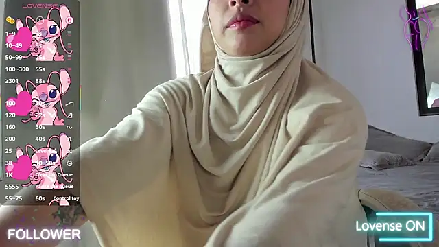 Snapshot of Melek_Seraya chatting on 11-17-25, 06:57 Melek Seraya online show from 11-17-25, 06:57