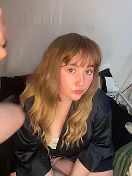 Snapshot of Ladynight04 chatting on 11-03-25, 07:37 Ladynight04 online show from 11-03-25, 07:37