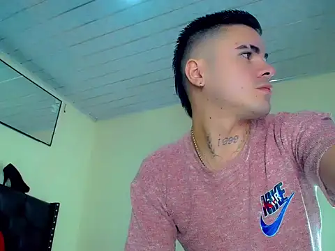 Snapshot of Sebastian_Loaiza chatting on 11-10-25, 01:54 Sebastian Loaiza online show from 11-10-25, 01:54