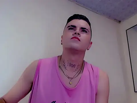 Snapshot of Sebastian_Loaiza chatting on 12-02-25, 05:08 Sebastian Loaiza online show from 12-02-25, 05:08