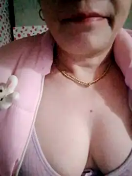 small-house123 online show from 02-12-26, 02:06