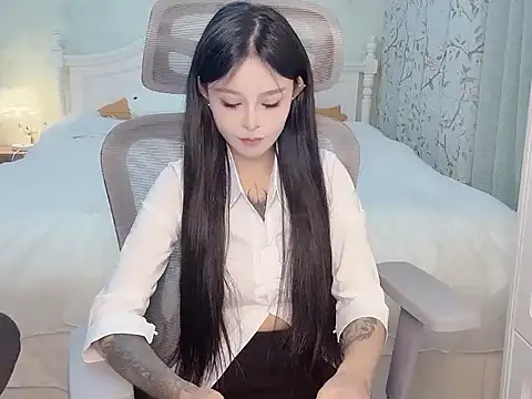 Snapshot of Titoo-170 chatting on 11-20-25, 12:38 Titoo-170 online show from 11-20-25, 12:38