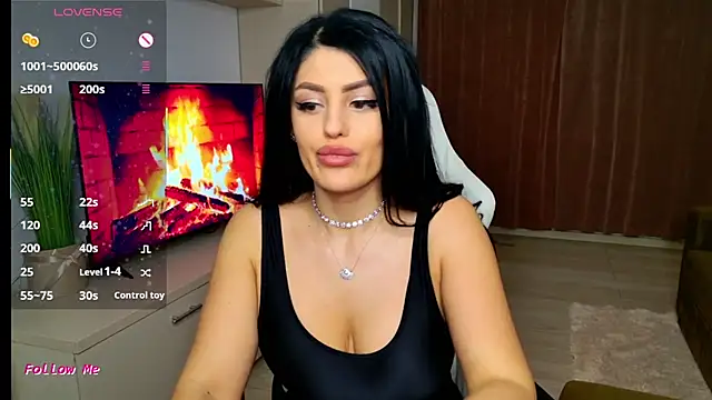 Snapshot of Myla-b chatting on 01-07-26, 09:06 Myla-b online show from 01-07-26, 09:06